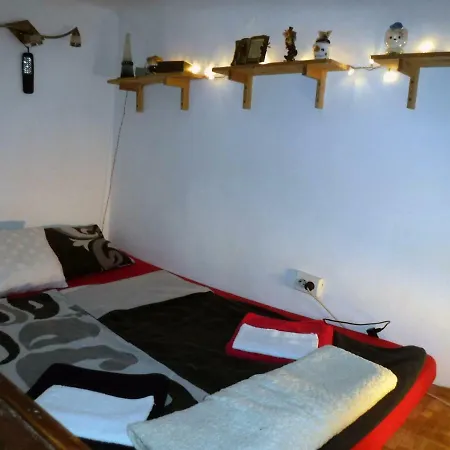 Apartment 3B Voeroesmarty Utca